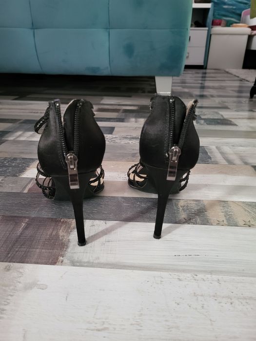 Sandale Motivi cu pietricele si fermoar calcai