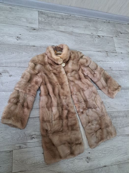 Продам норковую шубу