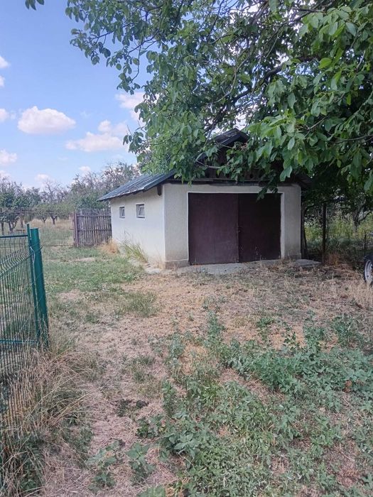 Vand casa cu garaj si fanar în comuna Teiu, sat Teiu Vale, jud. Argeș