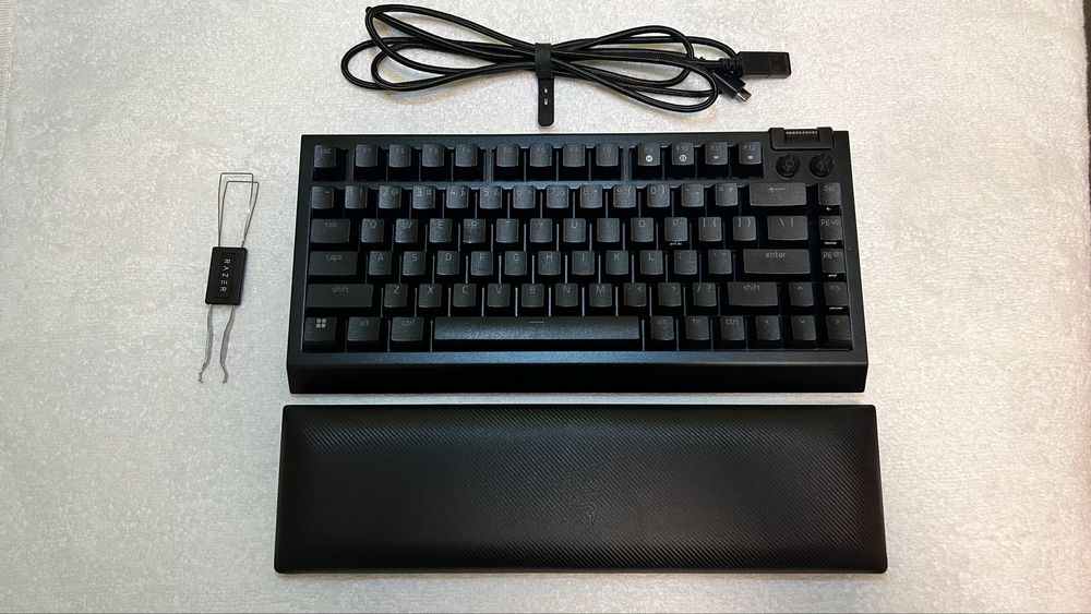 Клавиатура Razer - BlackWidow V4 75, RGB, черна