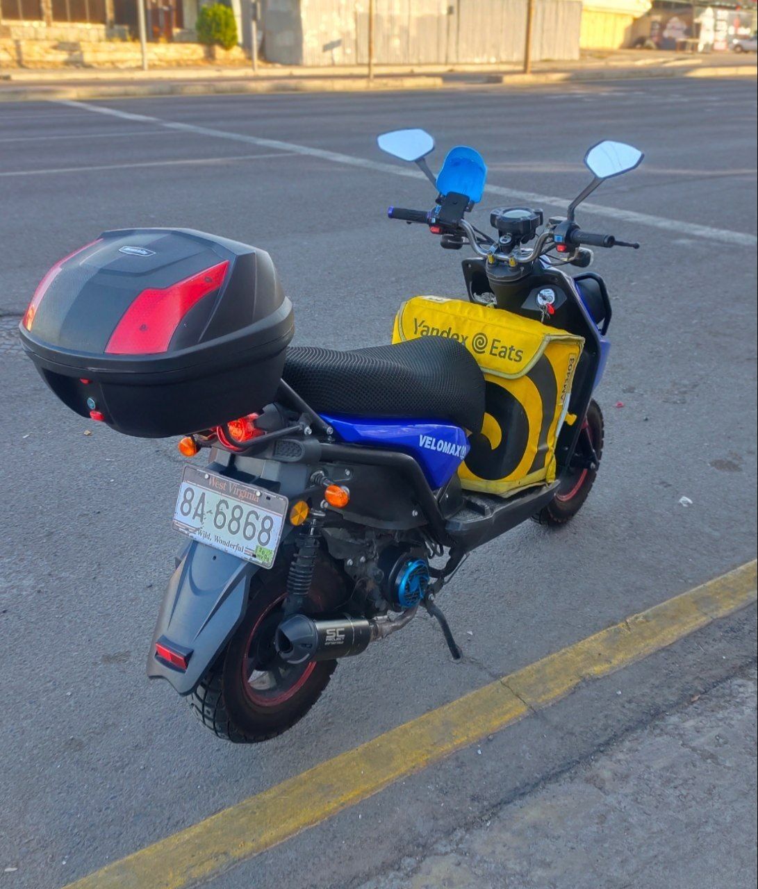Motoskuter sotiladi zudlik bilan olgan odamga kelishtiriladi