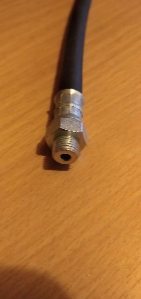 Furtun pentru pistol de  gresat (seringă) manual sau pneumatic.