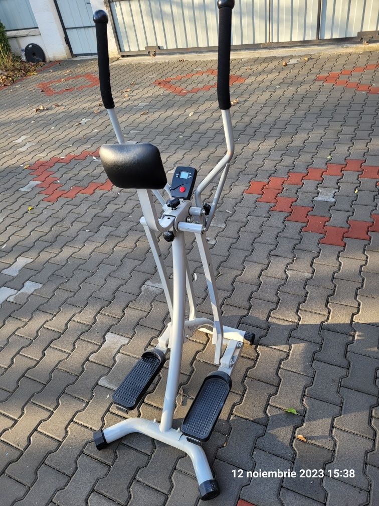 Cross trainer, fitness