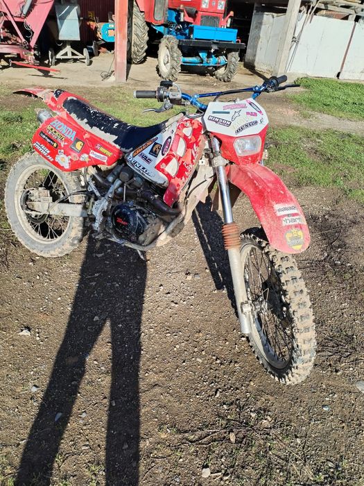 Vând cross Honda 150cc ( 125 )