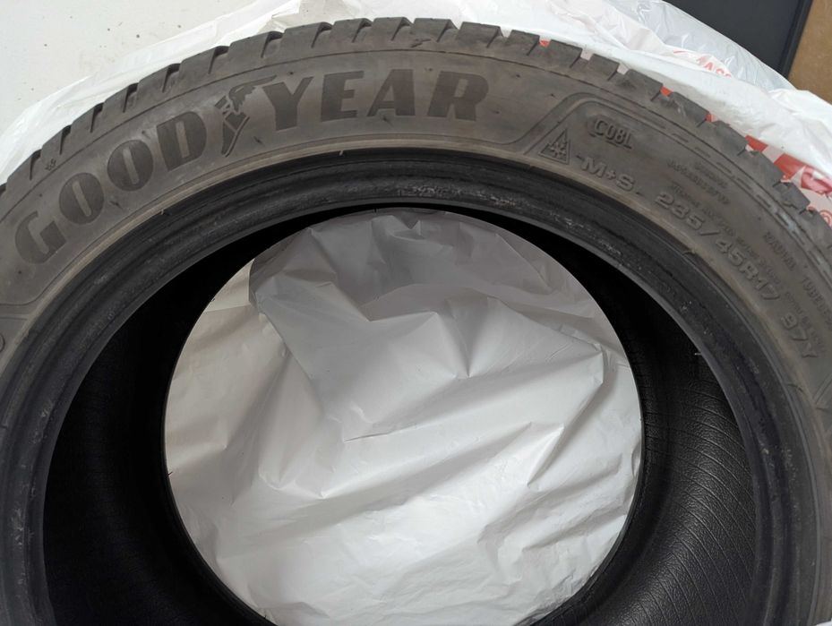 4 бр. 235/45/17 GoodYear Vector 4Seasons Gen-3