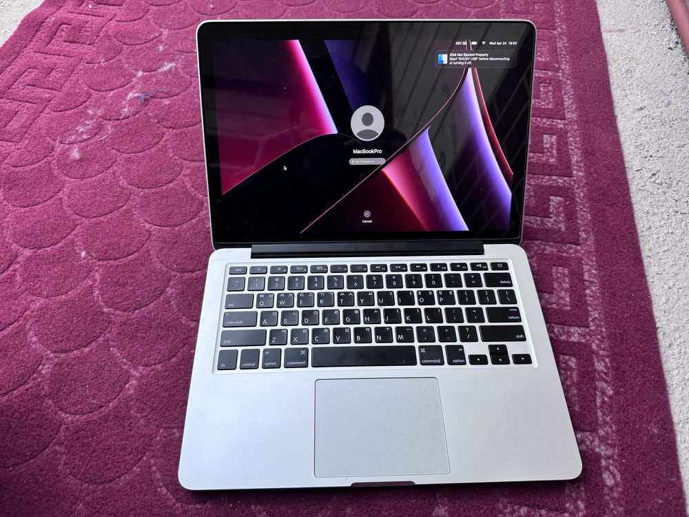 Macbook Pro Silver 13 dyum