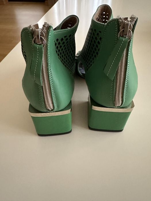 Дамски сандали от естествена кожа!