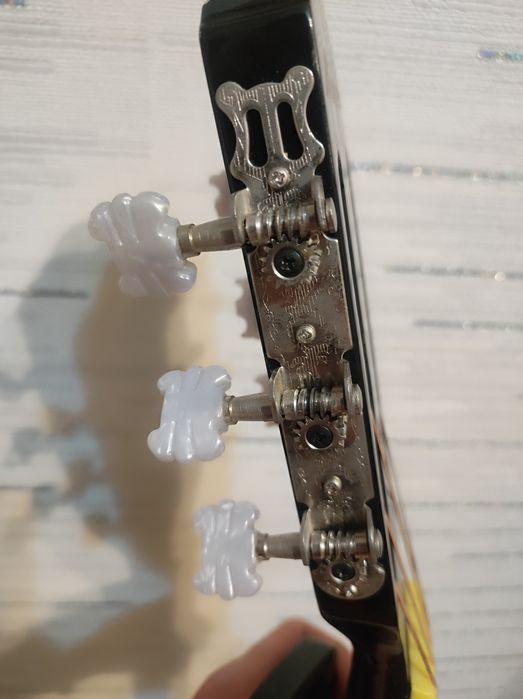 Гитара новая  с чехлом