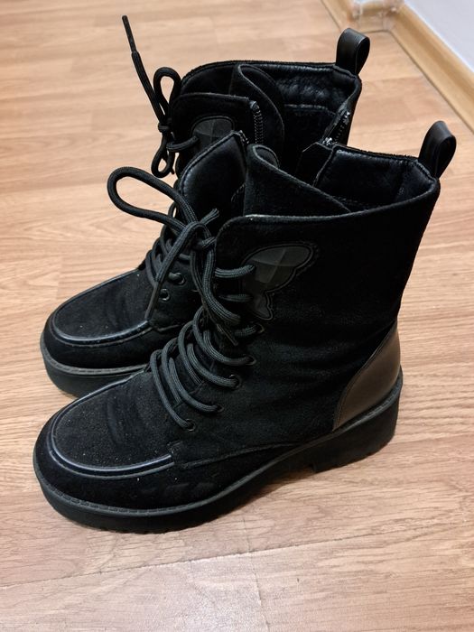 Два чифта дамски боти,естествена кожа и велурени