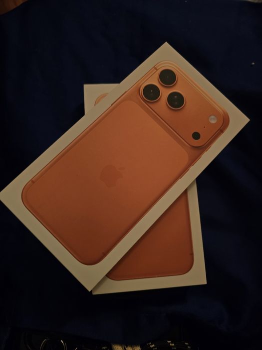 iPhone 17 Pro Max – Orange, 256 GB – Sigilat