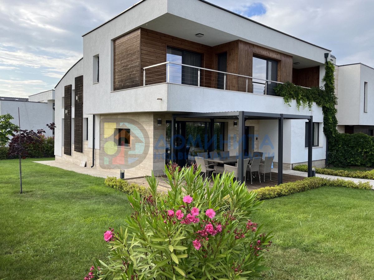Продава се Къща в с. Лозенец, Област Бургас - 220 кв.м за 1910 €/кв.м - Снимка #2