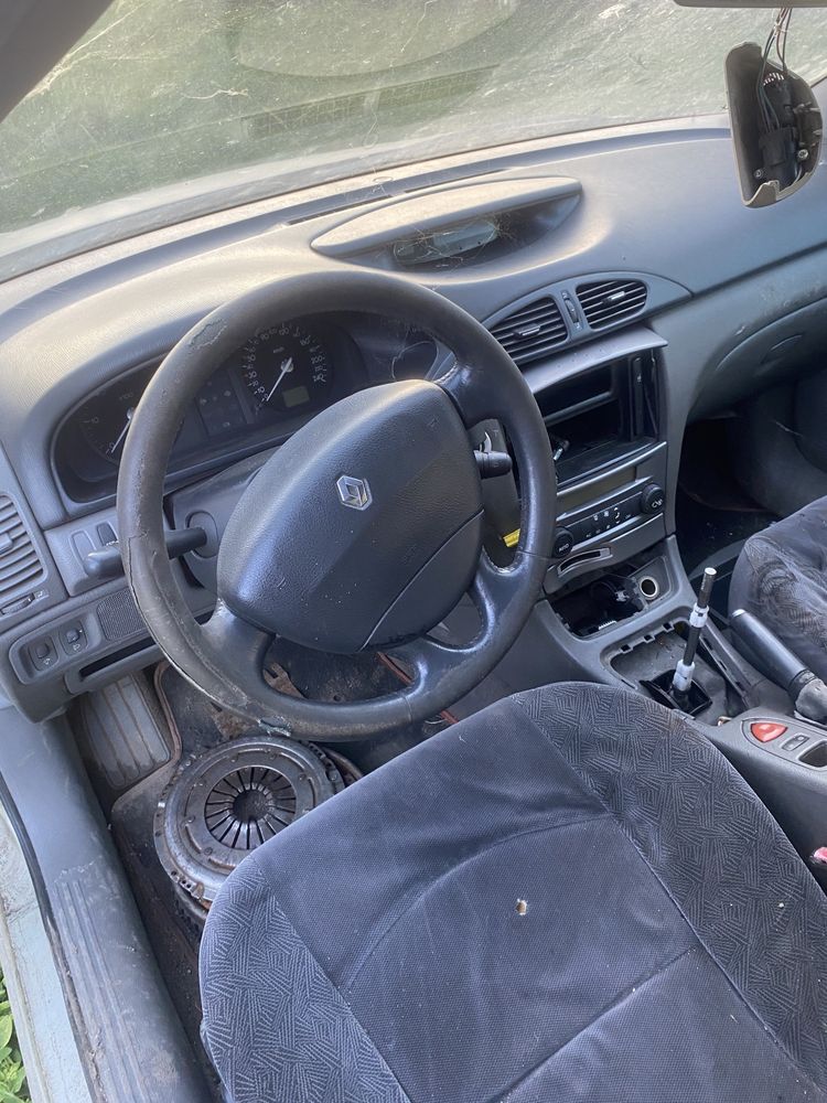 Vand sau dezmembrez reno laguna 2 1.9 diesel
