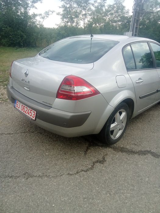 Vând sau schimb Renault Megane 2