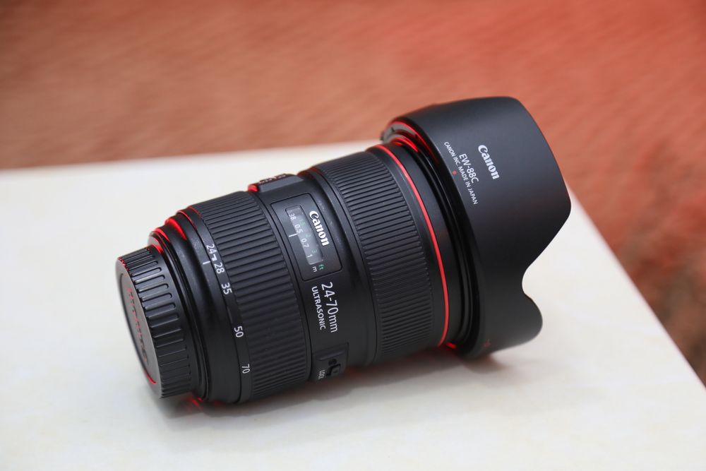 Canon obektiv sotiladi