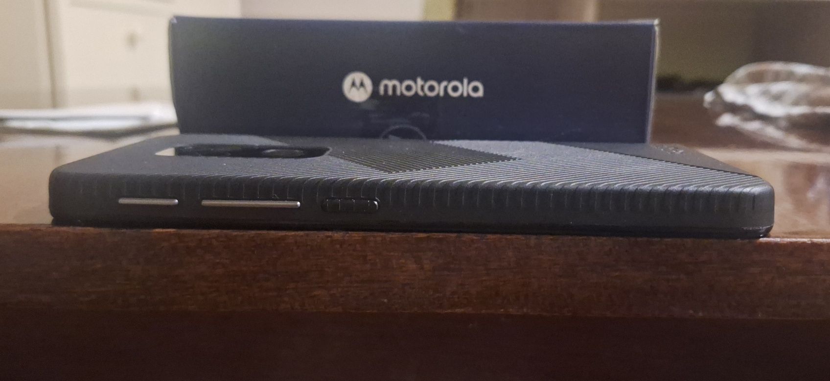 Motorola Moto Defy *Чисто нов*