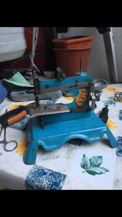 Masina de cusut vintage de colectie 1940 UNICAT, RESTAURATA TOTAL
