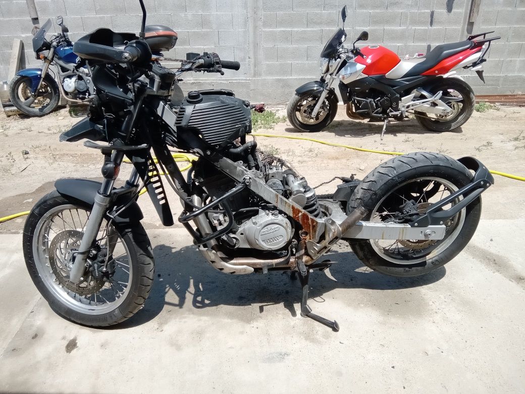 Само на части bmw f 650 gs 2003 с документи