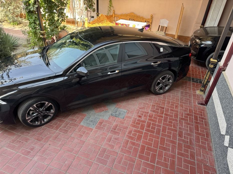 Kia k5 qora ideal