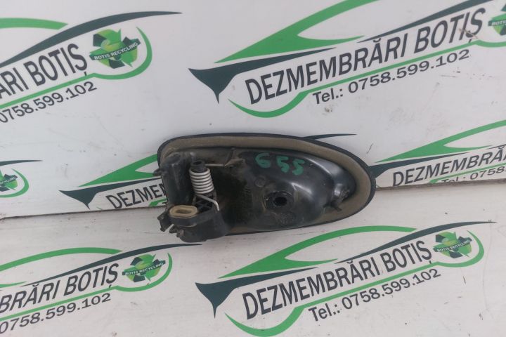 Maner inchidere din interior usa fata dreapta Dacia Logan prima gener