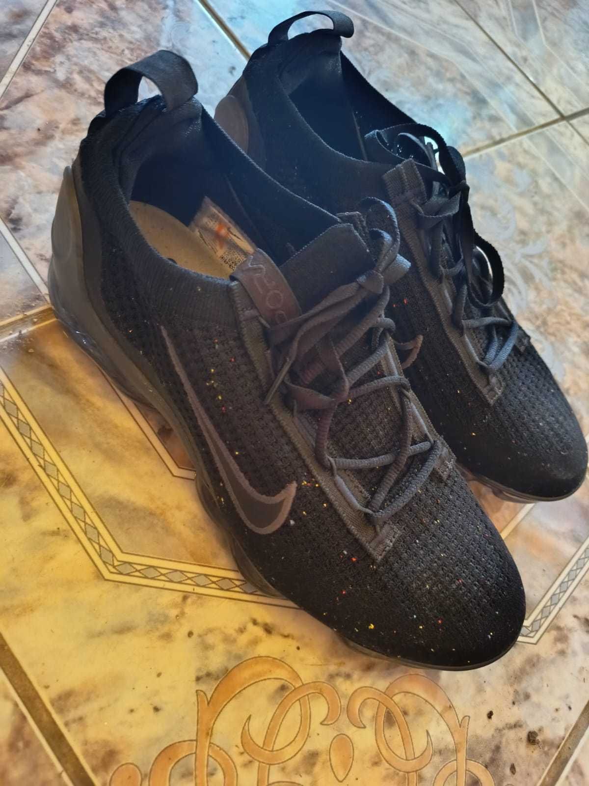 Nike-uri. Abea cumprati, niciodata folositi. Livrare prin curier