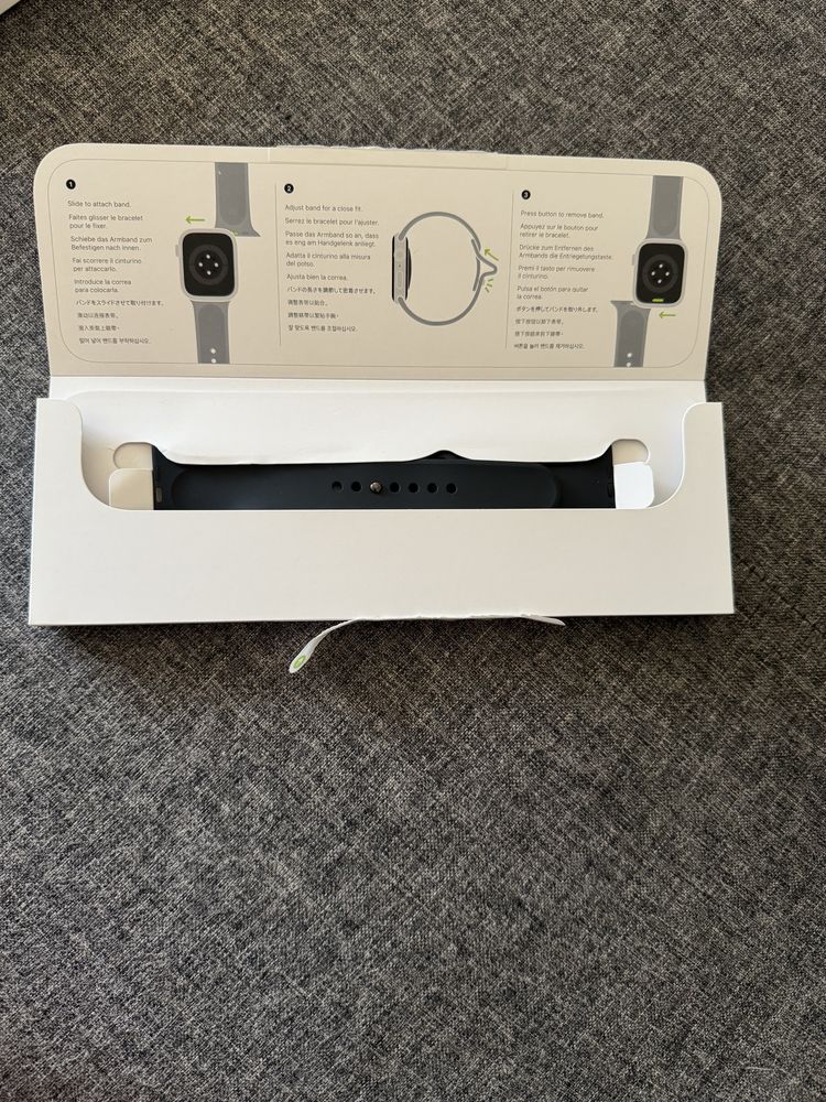 Apple Watch Series 9 (45mm, Midnight, AI M/L, GPS)