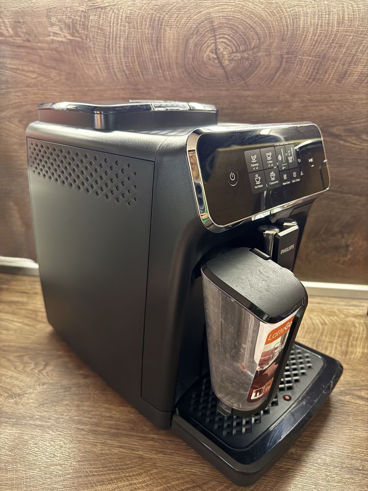 Philips 2200 series LatteGo Нова