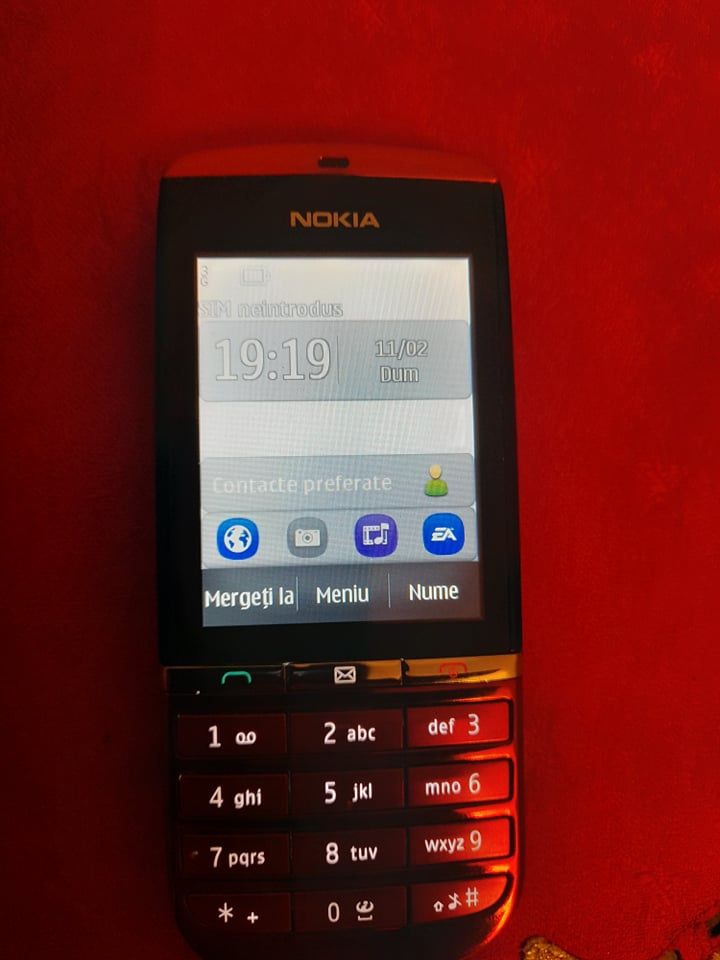 Nokia 300 aproape nou