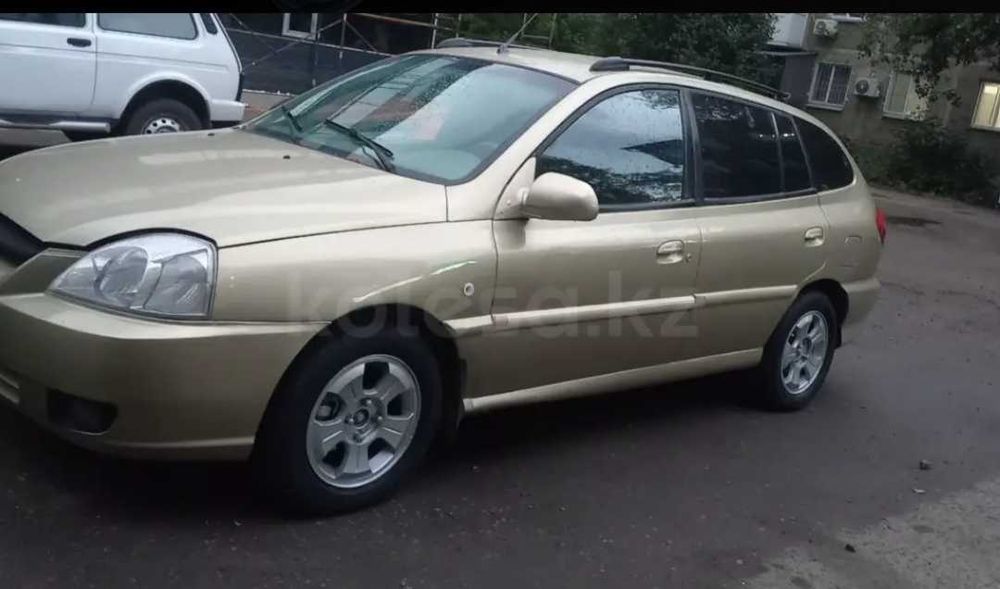 Продам машину Kia Rio!