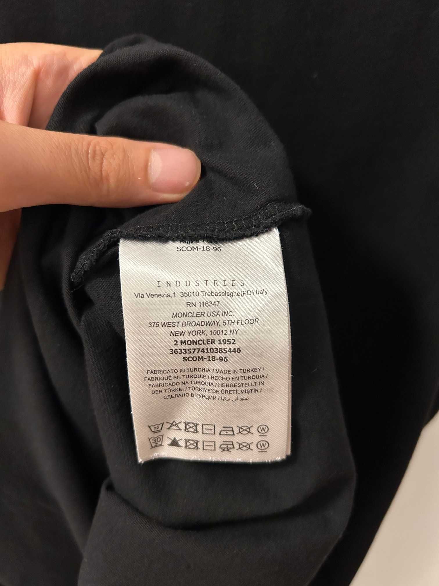 Оригинална мъжка тениска Moncler с голямо лого – размер XL (по етикет)