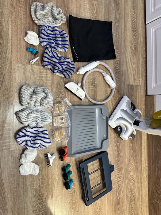 Aspirator vertical cu aburi Rowenta Clean & Steam RY8561WH