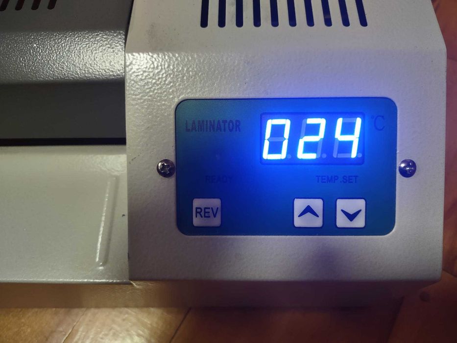 Vand Laminator profesional A3 Unitec