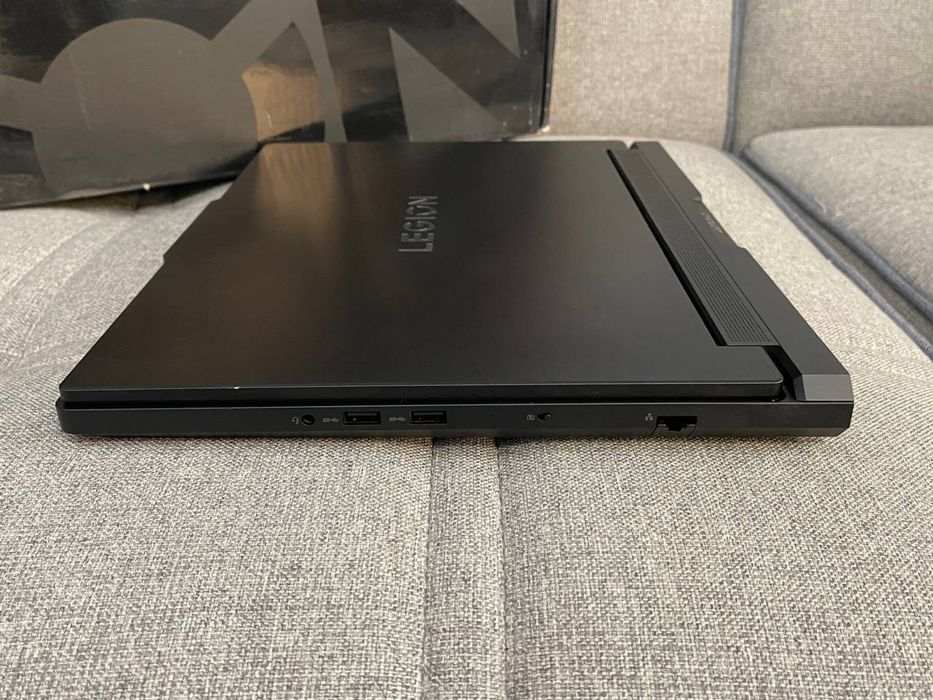 Legion Pro 7 pro Ultra 9 275HX RTX5080