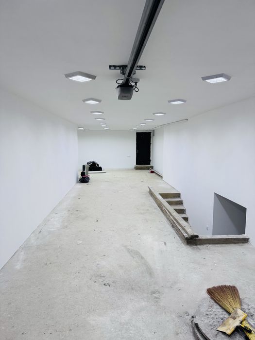 Сдается 200кв помешения рядом с метро Чиланзар