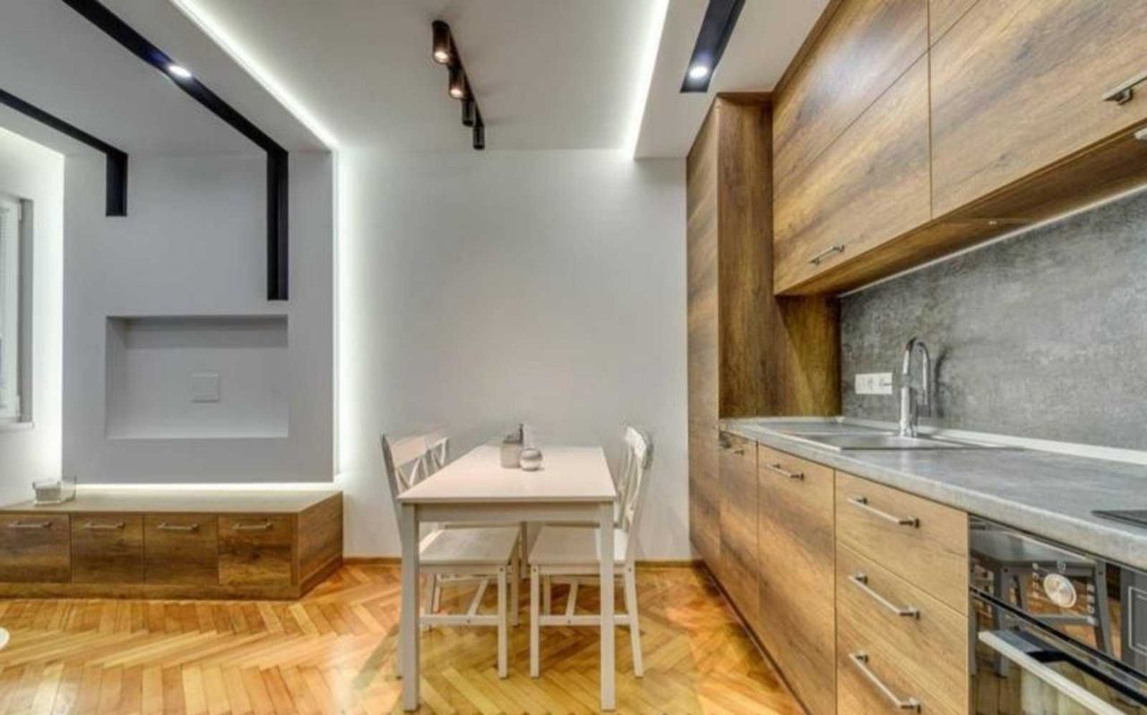 Продава се Тристаен апартамент в София, Свобода - 83 кв.м за 1567 €/кв.м - Снимка #4