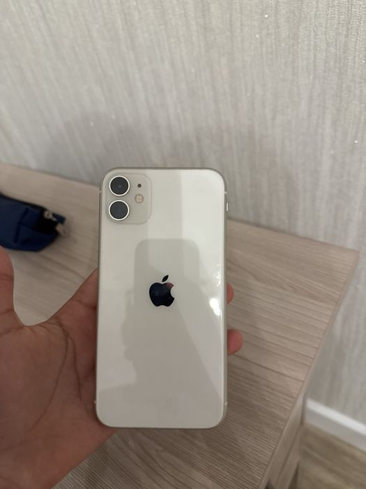 Iphone 11 64 гб состояние хорошое только нужно поменять экран