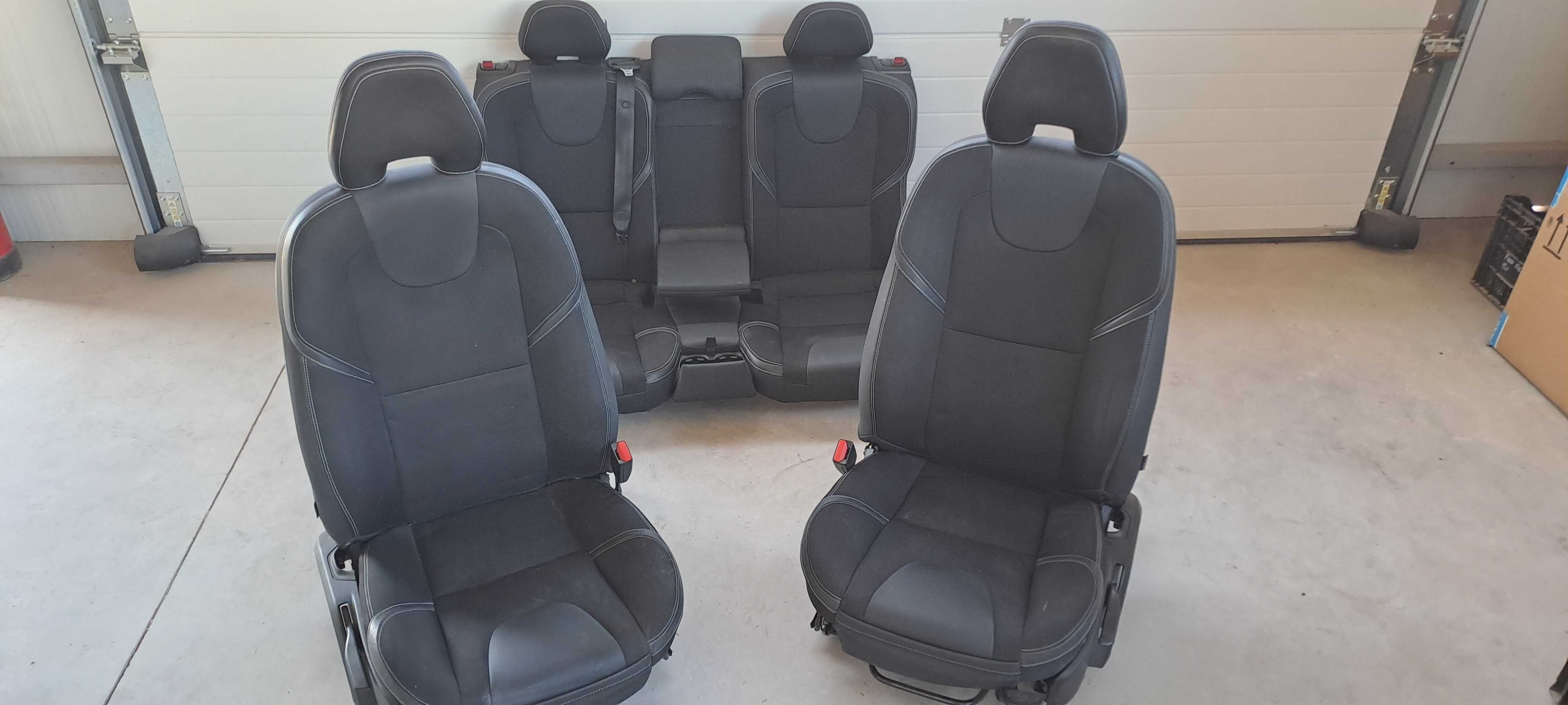 Салон Volvo V40 2012г
