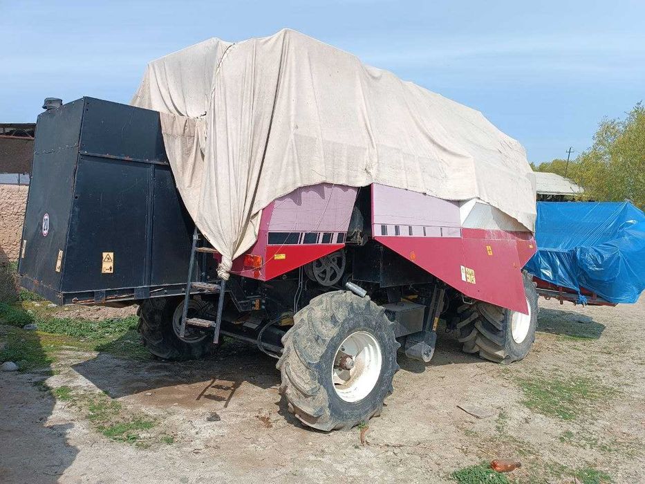 Продается зерноуборочный комбайнй VECTOR 410