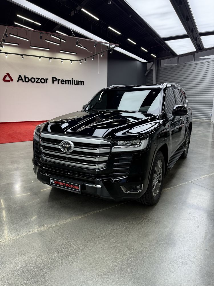 Toyota Land Cruiser 300 3.5 V6 70TH ANNIVERSARY (MADE IN JAPAN)