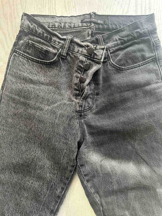 Черно-сиви дънки