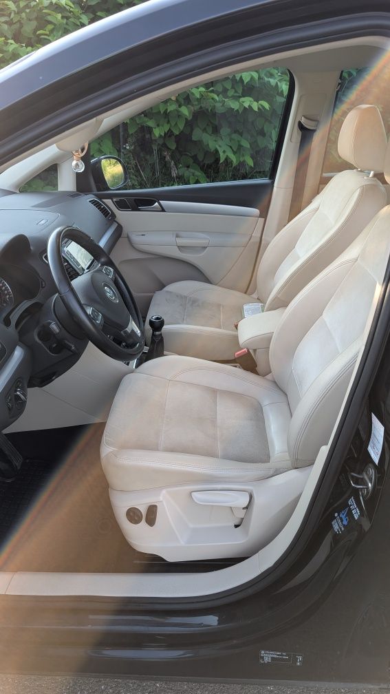 VW Sharan 7 locuri