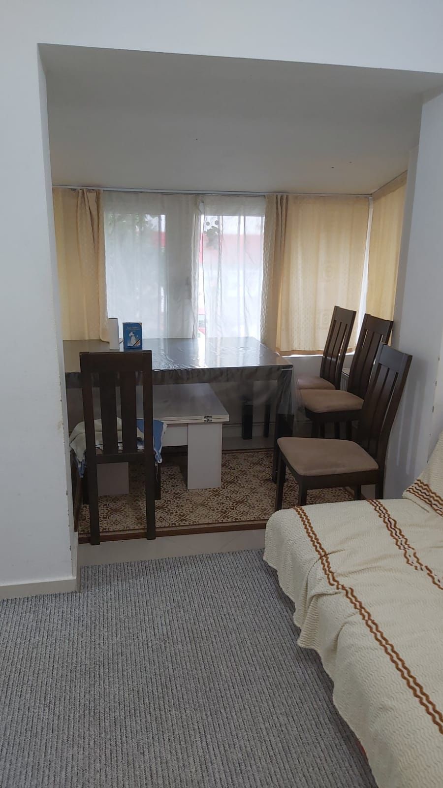 Vând apartament cu trei camere