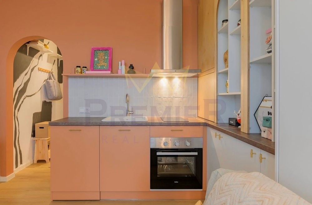 Дава се под наем Едностаен апартамент в Варна, Цветен квартал - 25 кв.м за 357 € - Снимка #1