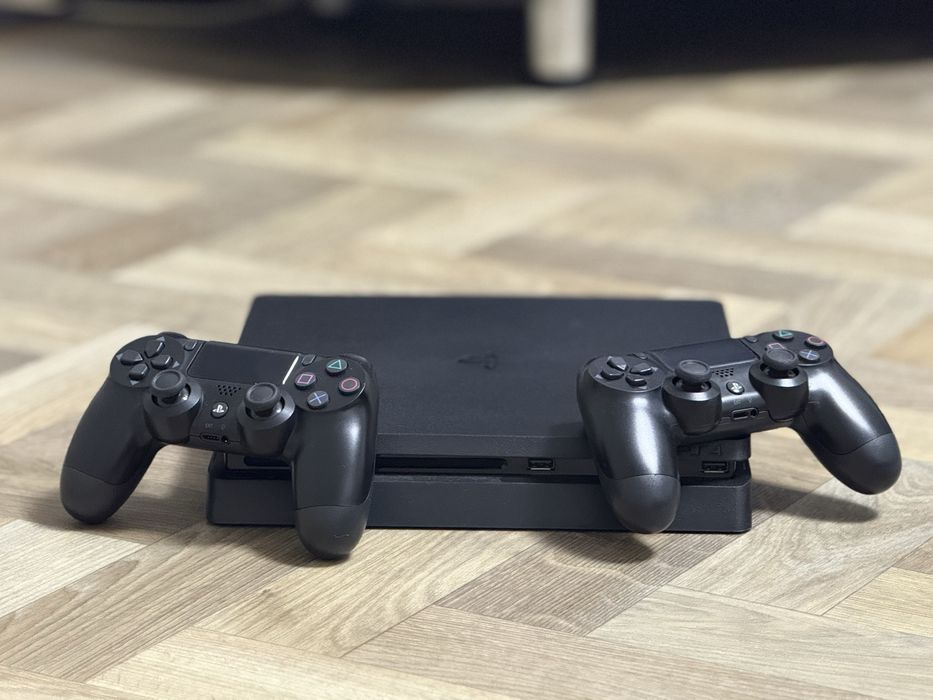 Игровая приставка Sony PlayStation 4 Slim на гарантии