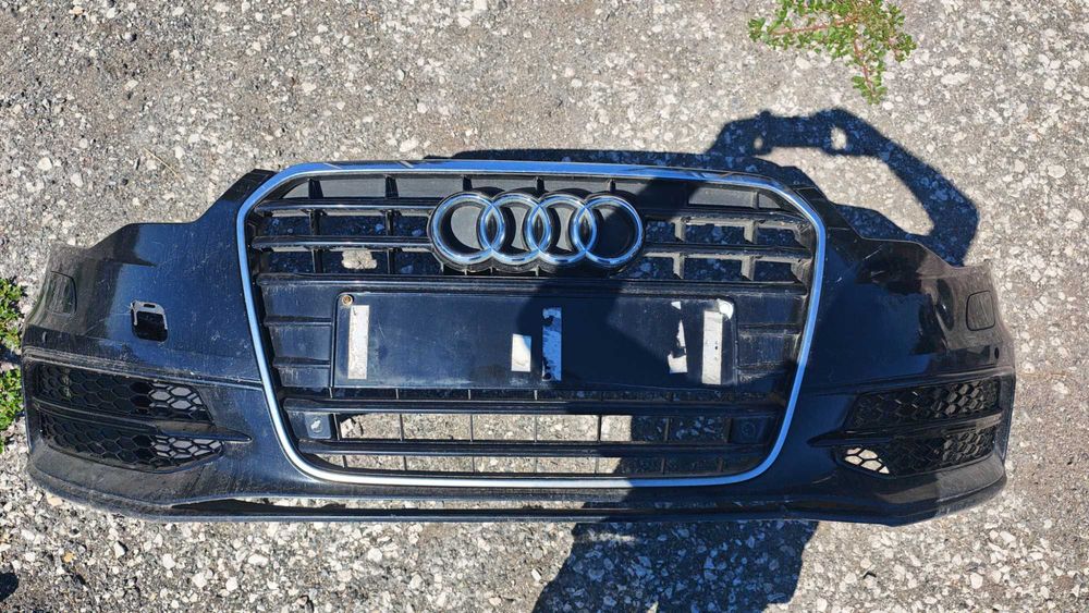 S-line предна броня Audi A6 C7 4G0 оборудвана с решетки има дефект