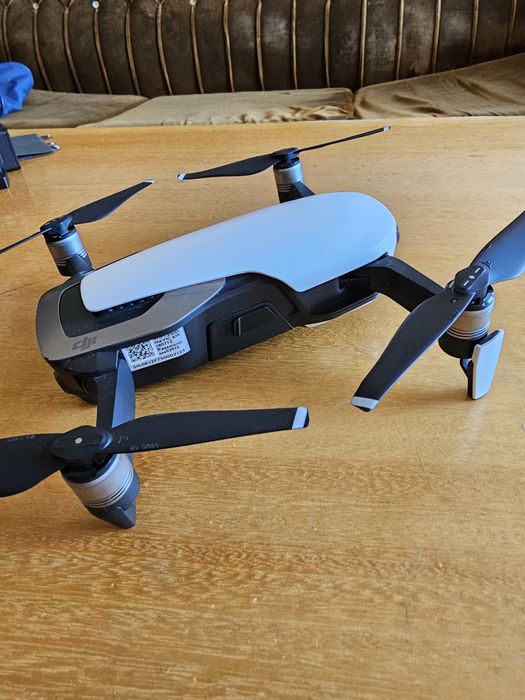 Дрон DJI Mavic Air