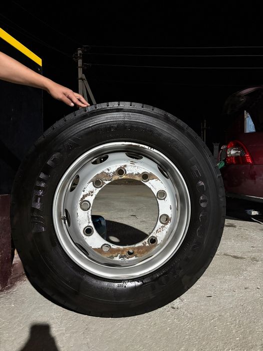 Грузовой шина жагдайы жаксы багасы 125мын