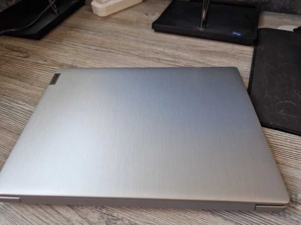 Ноутбук Lenovo Corei3 модель idiapad3 14IIL05