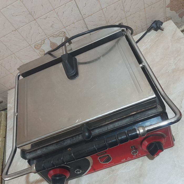 Toster.  2 ta Popcorn aparat sotiladi