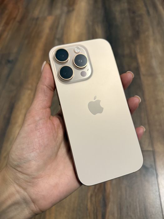 Iphone 16 Pro 256 GB Desert Titanium. Impecabil.