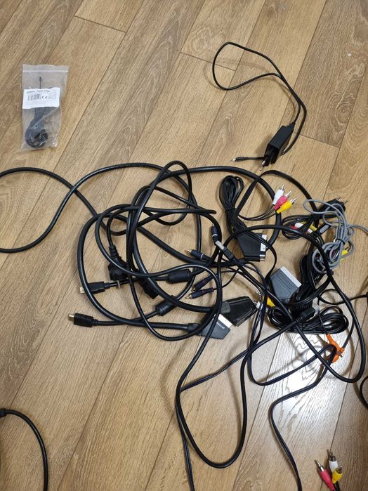 Зарядни за телефони,HD каб,слушалки,USB каб,чинчове,адаптери,AUX